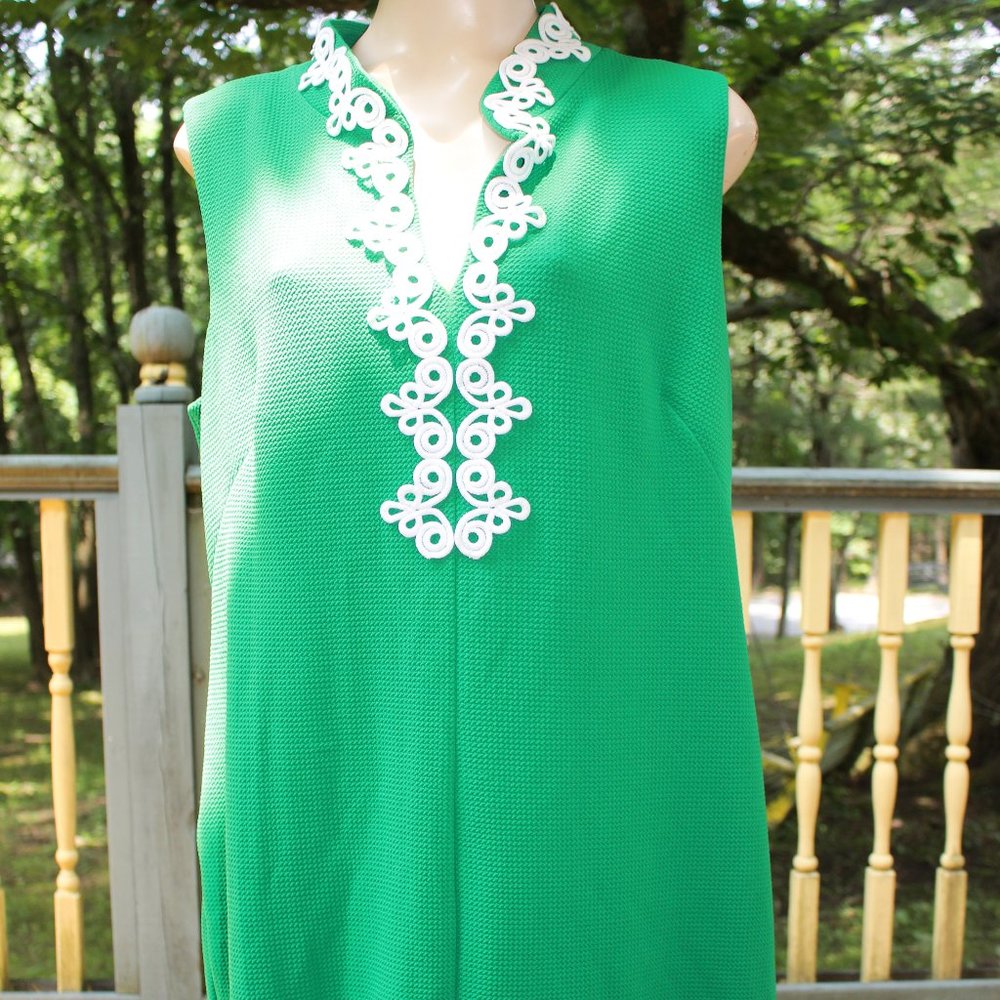 NWT Elle Sleeveless Dress Appliqued Lace Neckline Summer Dress Sz XL Pretty
